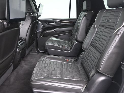 Used 2023 Cadillac Escalade ESV Sport Platinum image 26