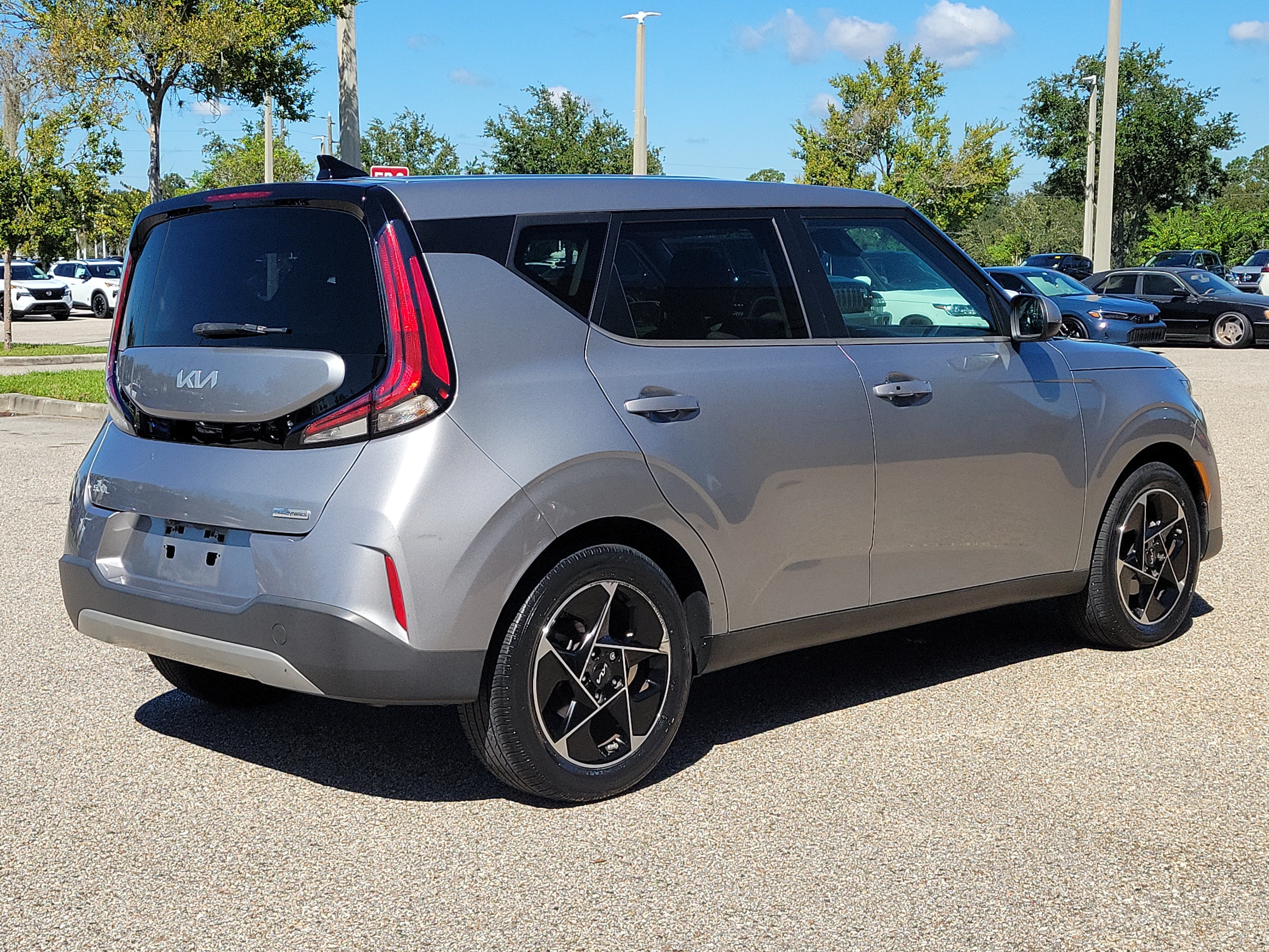 Used 2023 Kia Soul EX FWD image 5