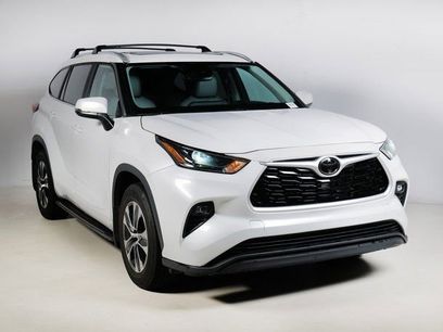 Used 2023 Toyota Highlander XLE