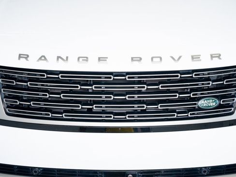 Used 2024 Land Rover Range Rover Long Wheelbase SE image 16