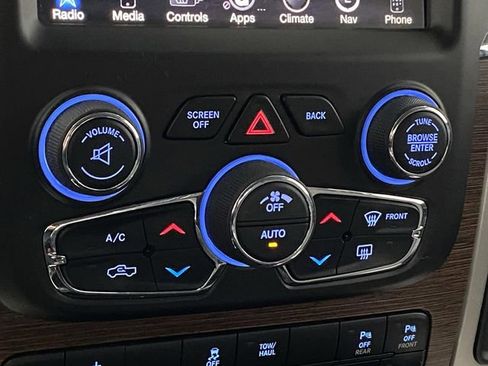 Used 2017 RAM 1500 Laramie image 29