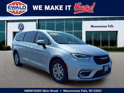 Used 2023 Chrysler Pacifica Touring-L