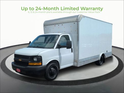 Used 2016 Chevrolet Express 4500 RWD image 3