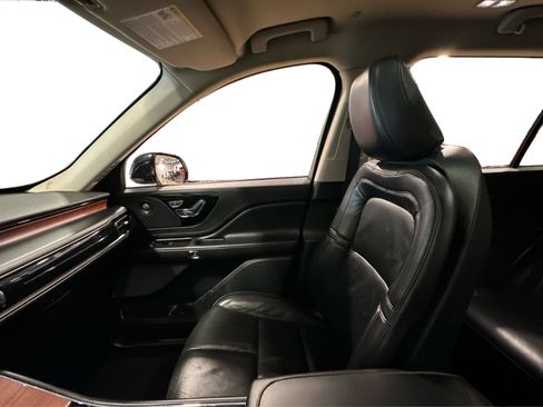 Used 2021 Lincoln Aviator Reserve image 47