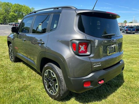 Used 2017 Jeep Renegade Trailhawk AWD/4WD image 7