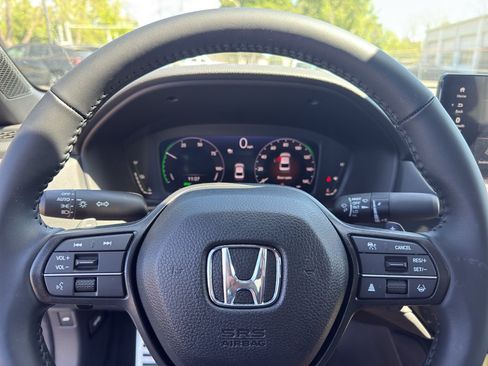 Used 2025 Honda Accord Sport image 19