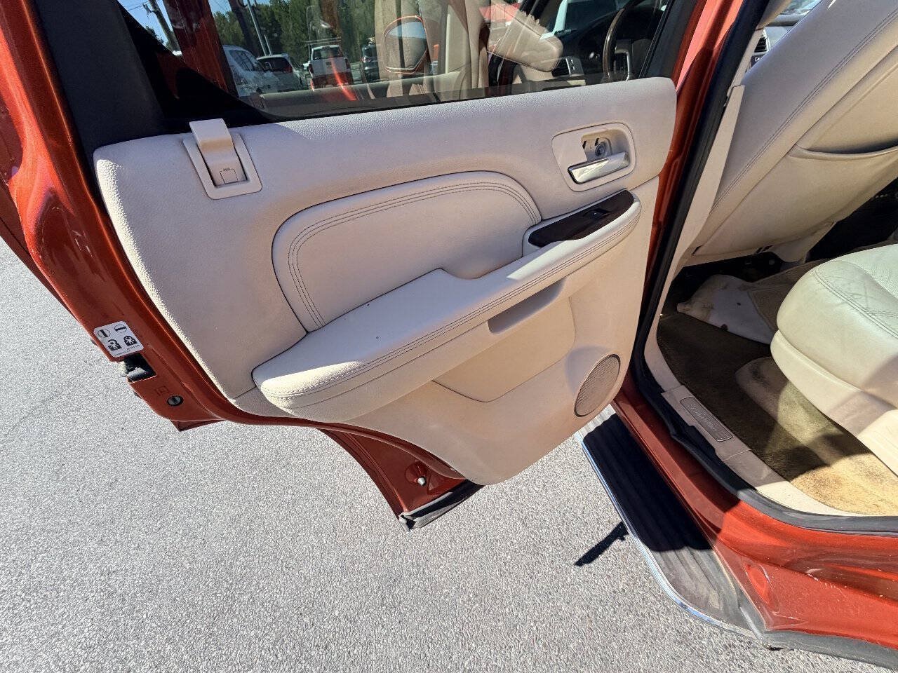 Used 2007 Cadillac Escalade 2WD w/ Information Package image 54