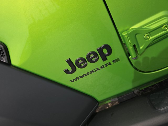 Used 2025 Jeep Wrangler Unlimited Sport AWD/4WD image 14