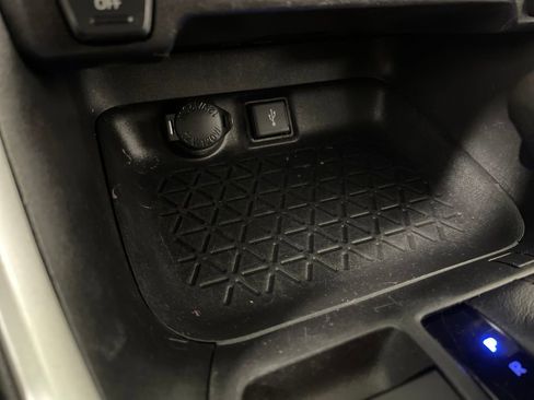 Used 2020 Toyota RAV4 XLE image 30