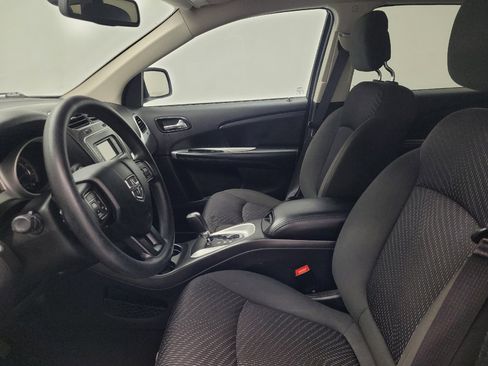 Used 2019 Dodge Journey SE FWD image 17