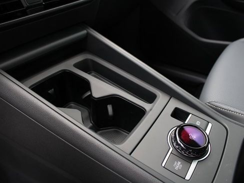 New 2025 Volkswagen Tiguan SE R-Line image 10