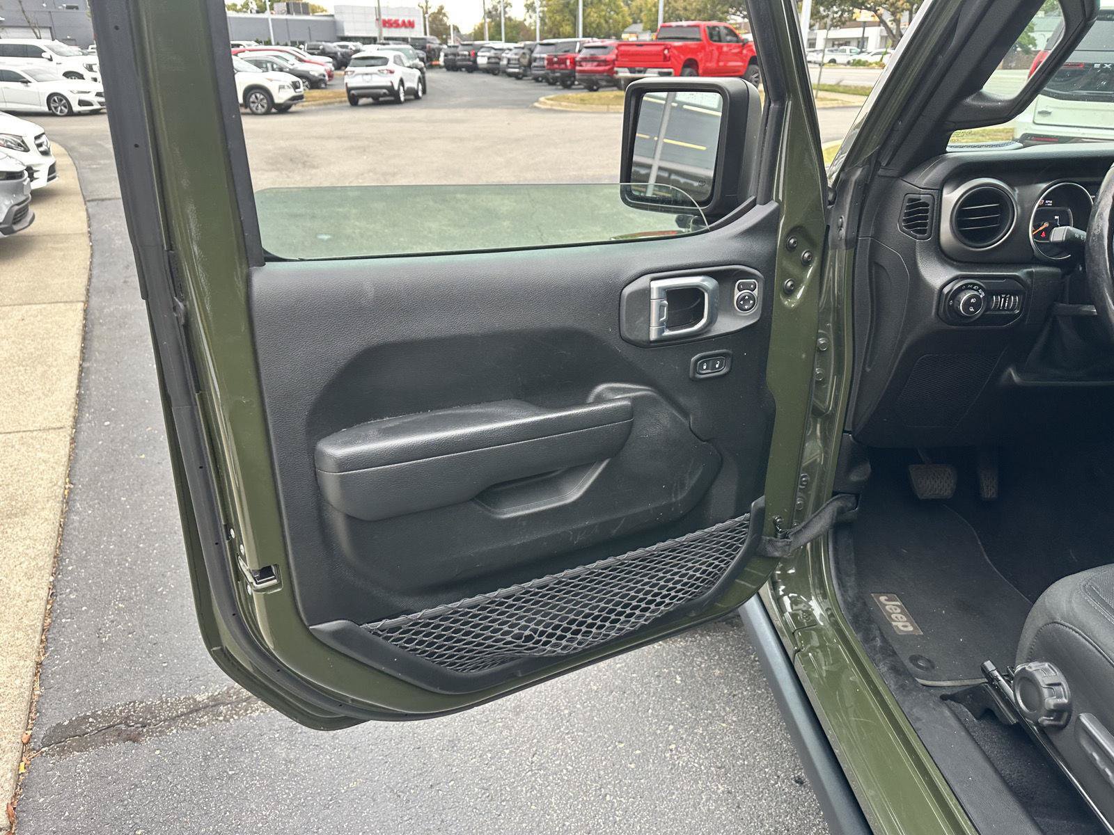 Used 2022 Jeep Gladiator Sport AWD/4WD image 22