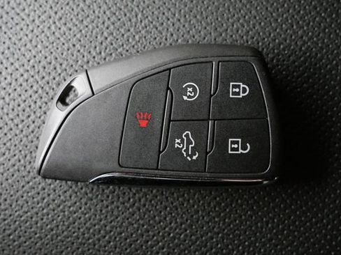 Used 2025 Chevrolet Silverado 2500 LTZ w/ LTZ Premium Package image 33