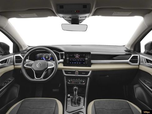 New 2026 Volkswagen Taos SE AWD/4WD image 4