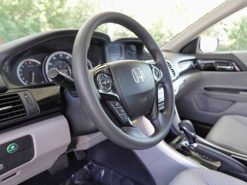 Used 2017 Honda Accord LX image 14