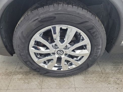 Used 2018 Nissan Rogue SV image 31