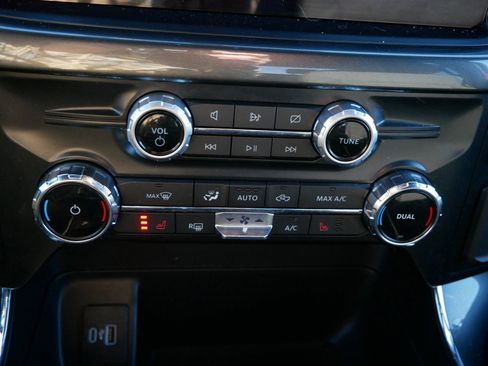 Certified 2022 Ford F150 XLT w/ Equipment Group 302A High image 27