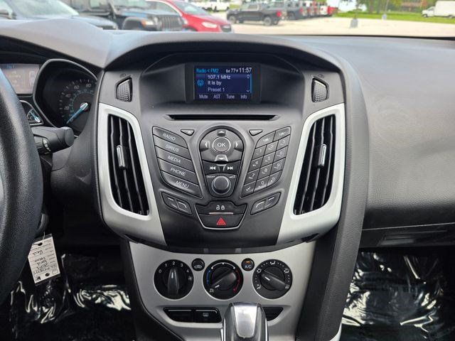 Used 2014 Ford Focus SE w/ Equipment Group 201A FWD image 25