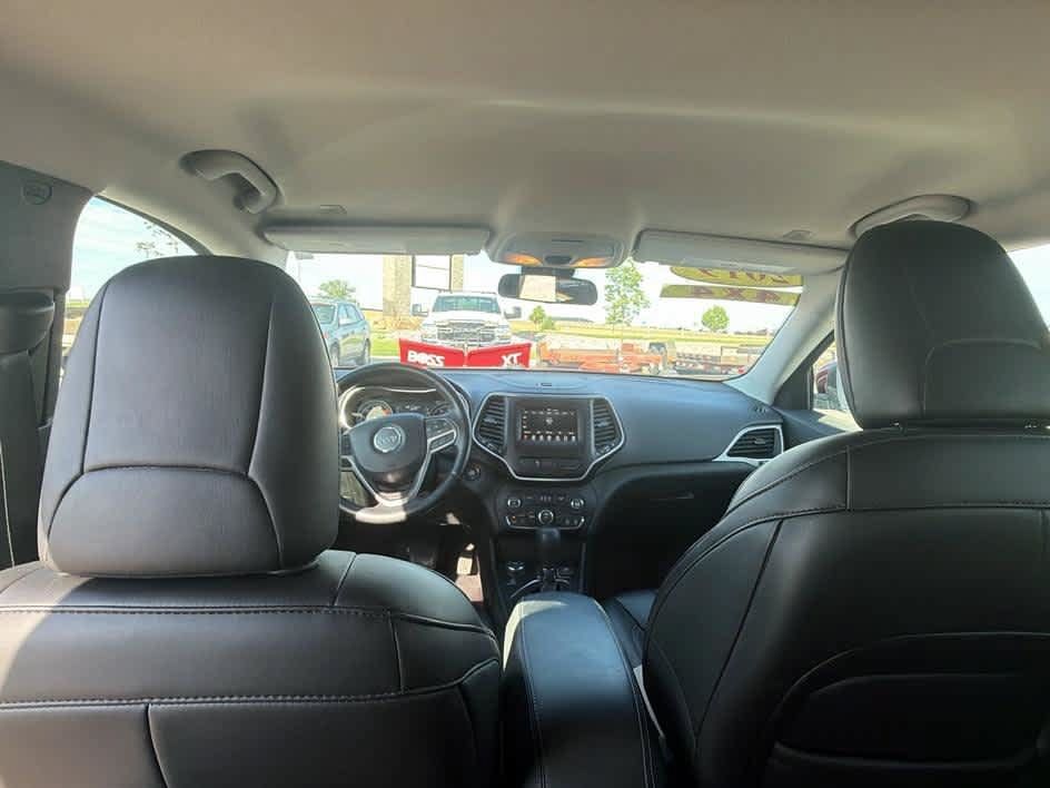 Used 2019 Jeep Cherokee Latitude Plus w/ Cold Weather Group AWD/4WD image 22