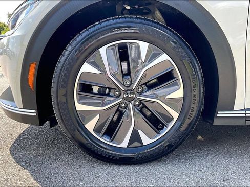 Used 2024 Kia EV6 Light RWD image 34