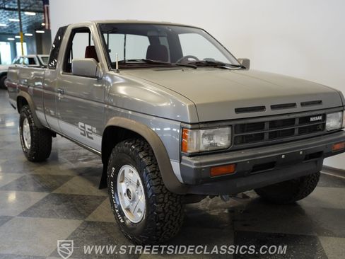 Used 1989 Nissan Pickup 4x4 King Cab V6 image 17