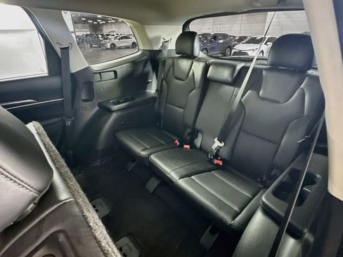 Used 2025 Kia Telluride S FWD image 30
