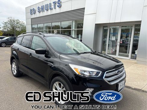 Used 2018 Ford Escape SE w/ SE Sync 3 Package AWD/4WD image 1
