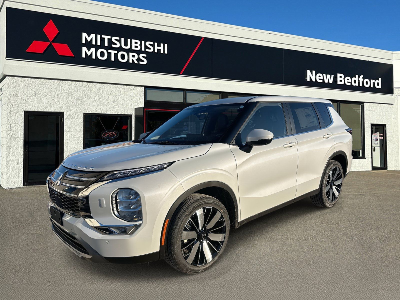 New 2026 Mitsubishi Outlander SE AWD/4WD image 1