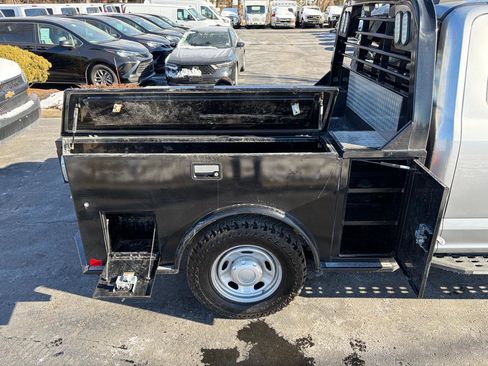 Used 2022 Ford F250 XL w/ Power Equipment Group image 18