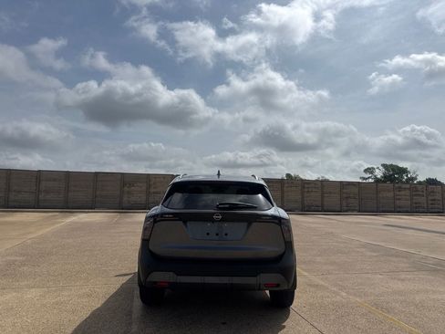 Certified 2025 Nissan Kicks SV w/ SV Premium Package FWD image 19
