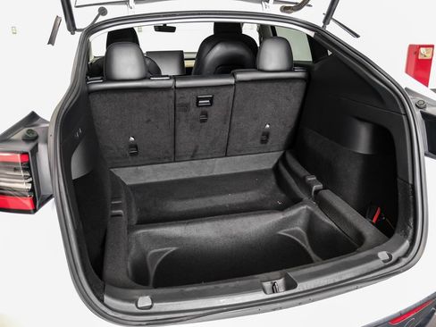 Used 2021 Tesla Model Y Long Range image 47