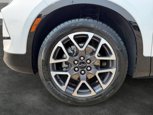 Used 2023 Chevrolet Blazer RS FWD image 4