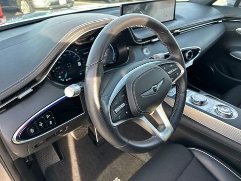 Used 2023 Genesis GV70 2.5T w/ Sport Prestige Package image 25