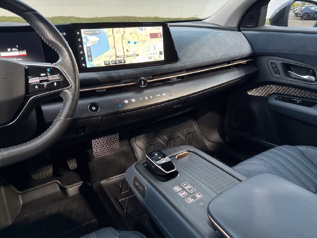 Used 2024 Nissan Ariya AWD image 22