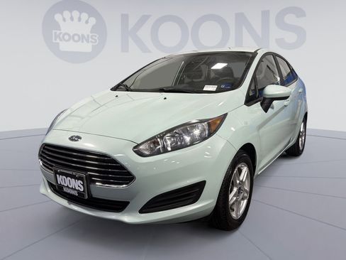 Used 2017 Ford Fiesta SE FWD image 1