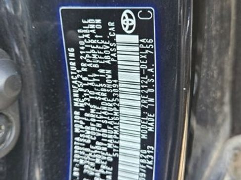 Used 2021 Toyota Corolla LE image 19