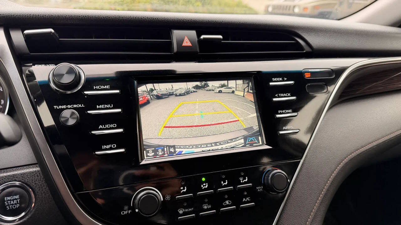 Used 2018 Toyota Camry LE w/ Moonroof Package FWD image 15