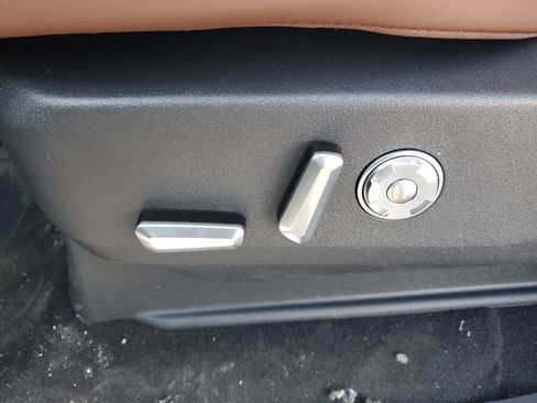 New 2026 Lincoln Navigator Reserve image 13