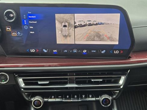 Used 2024 Chevrolet Traverse Z71 w/ Enhanced Driving Package image 18