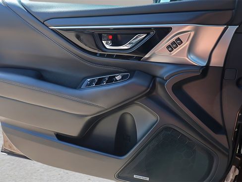 Used 2022 Subaru Outback Limited image 18