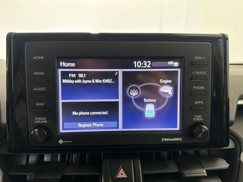 Used 2021 Toyota RAV4 LE AWD/4WD image 3