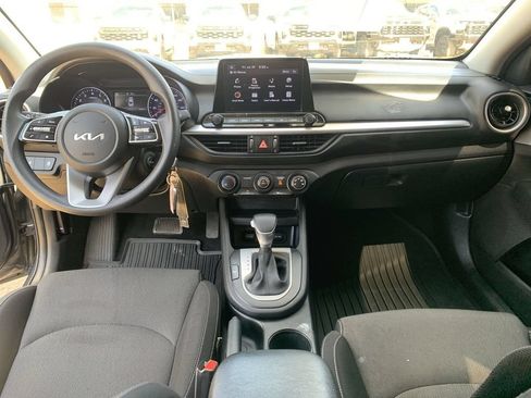Used 2023 Kia Forte LXS w/ LXS Technology Package FWD image 18
