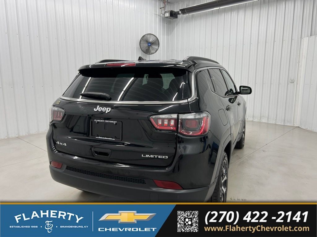 Used 2025 Jeep Compass Limited AWD/4WD image 3