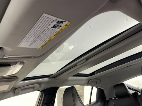 New 2026 Toyota Prius Plug-In Hybrid FWD image 7