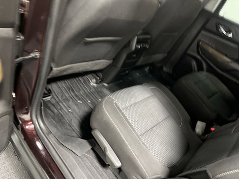 Used 2021 GMC Acadia SLE w/ LPO, Floor Liner Package image 17