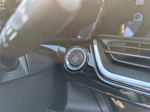 New 2026 Chevrolet Trax RS w/ Sunroof Package FWD image 22
