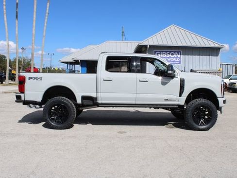 Used 2025 Ford F250 Lariat w/ Black Appearance Package image 14
