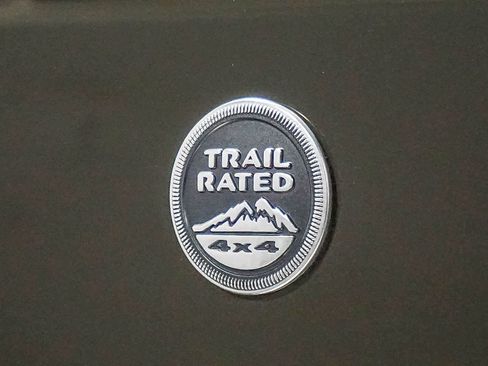 Used 2016 Jeep Wrangler Unlimited Rubicon w/ Connectivity Group image 13