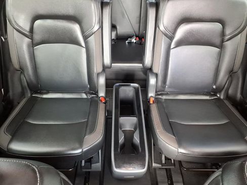 Used 2025 Nissan Pathfinder SL w/ SL Premium Package FWD image 17