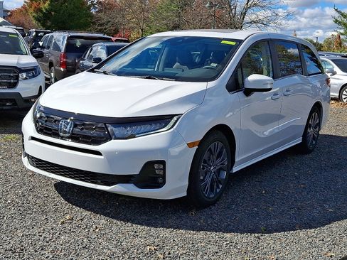 New 2026 Honda Odyssey Touring image 2